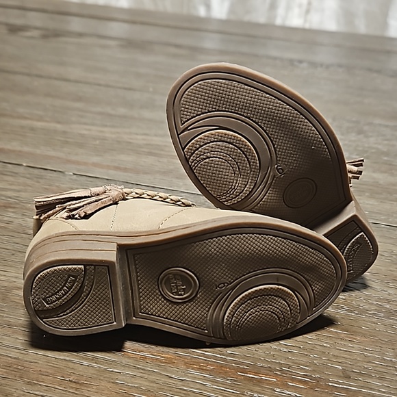 NWOT toddler 6c boots - Picture 2 of 2